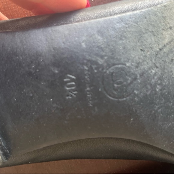 Chanel Shoes - Picture 2 of 4